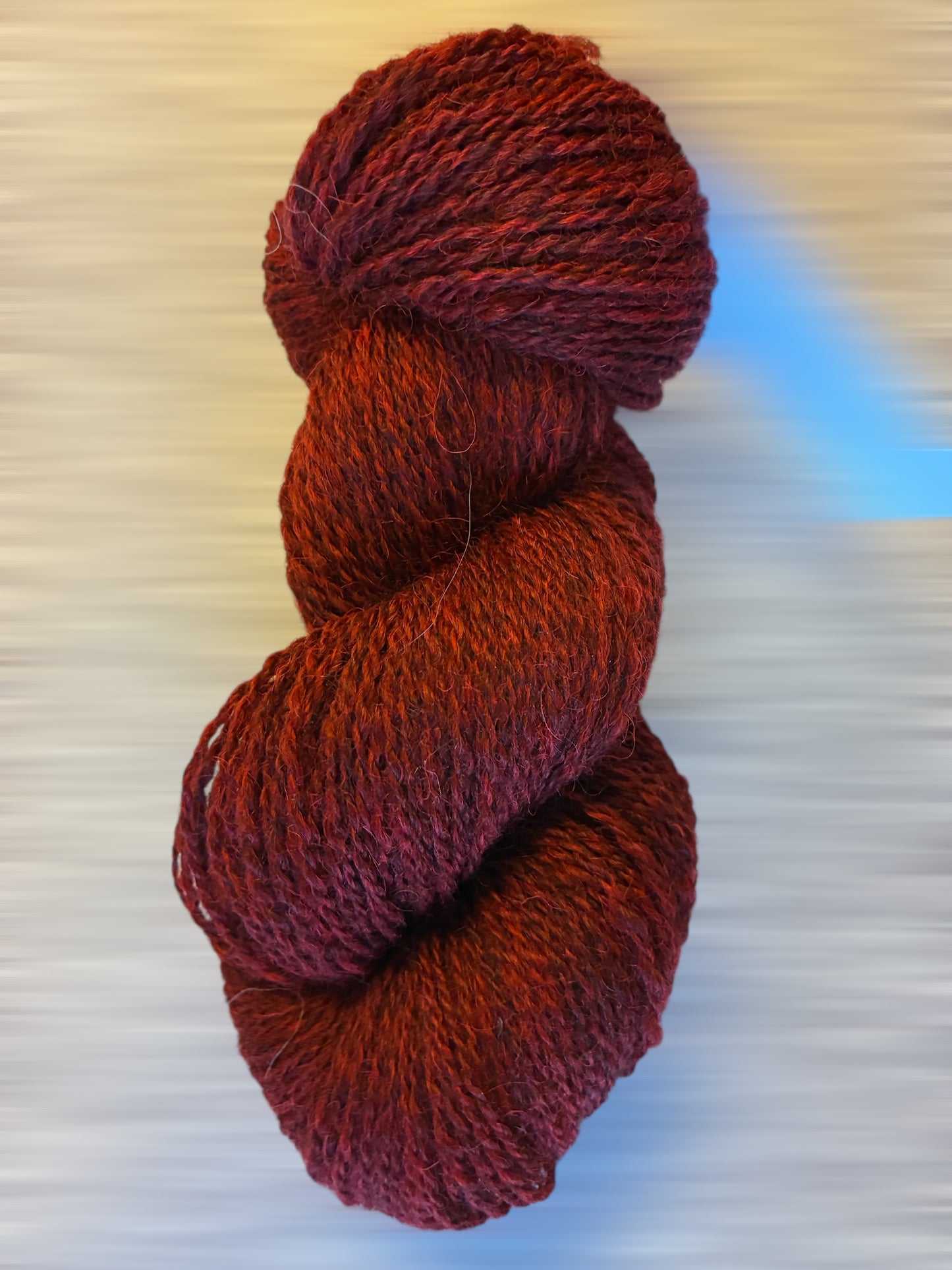 Sjoa garn farga rødt