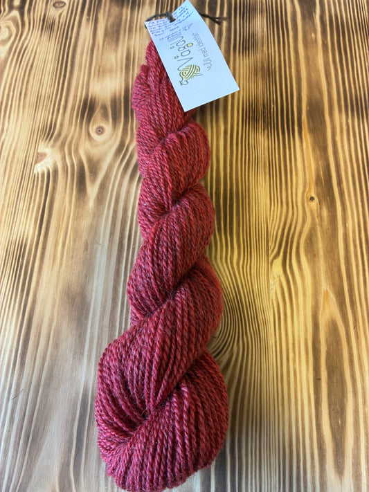 Sjoa garn i mørk rosa 50 g