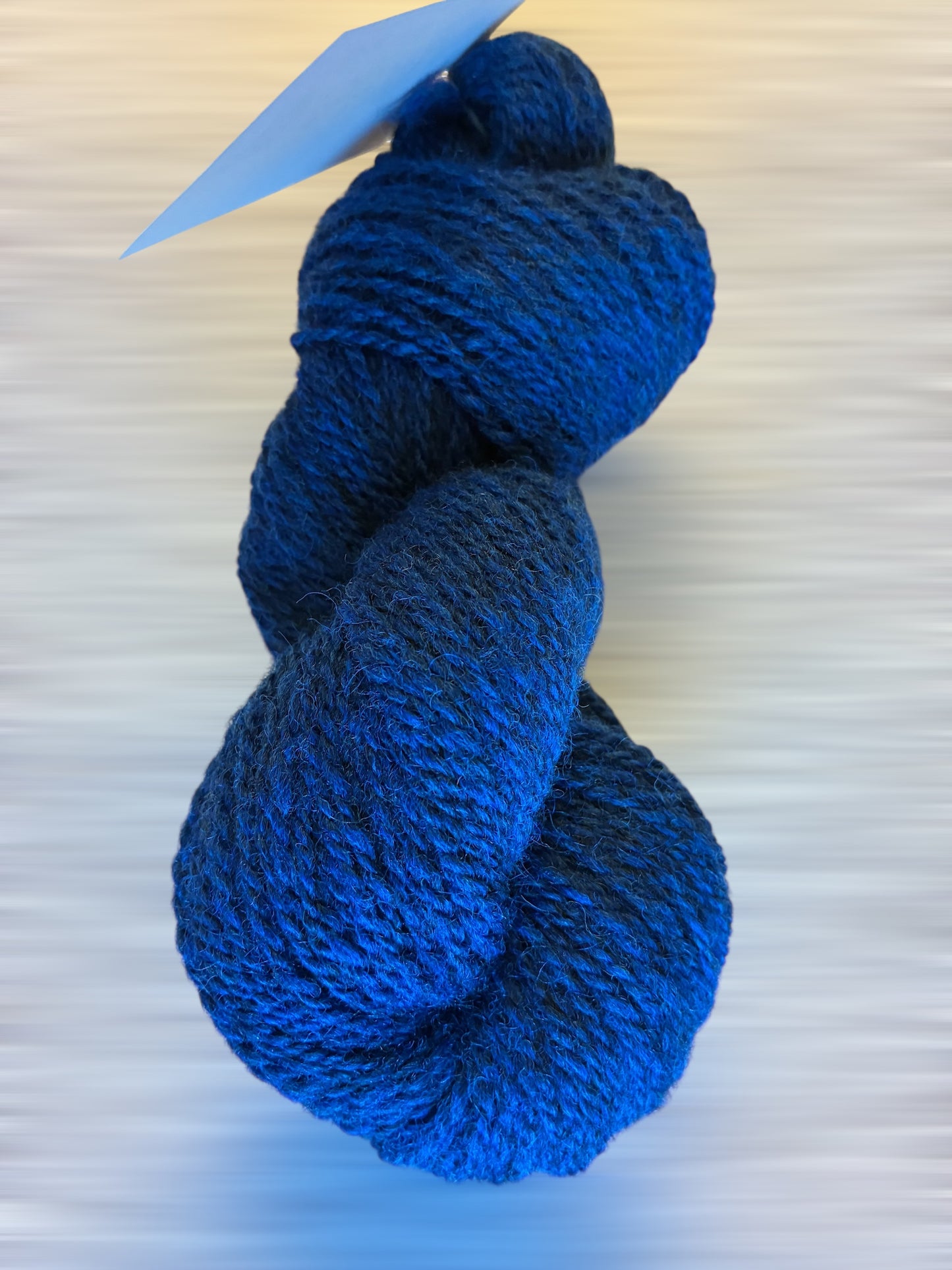 Sjoa garn farga mørkeblå