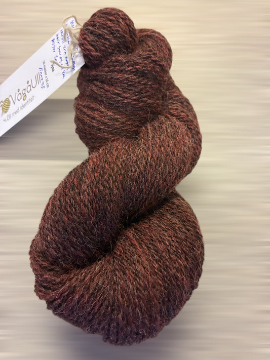 Sjoa garn i farga mørk røsslyng